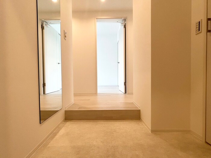 物件内観写真18　(玄関)