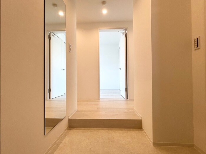 物件内観写真18　(玄関)