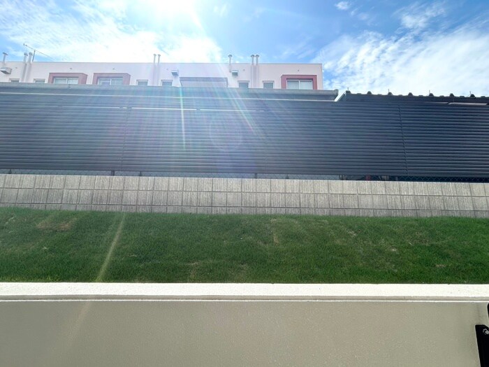 物件内観写真20　(室内からの展望)