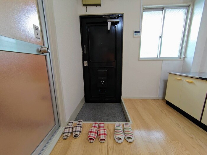 物件内観写真17　(玄関)