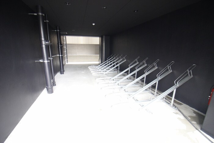 物件外観写真5　(駐輪場)