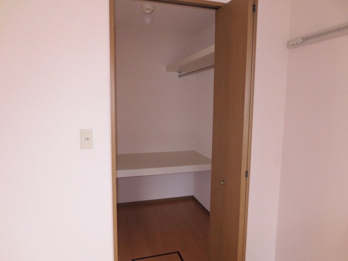 物件内観写真7　(収納)