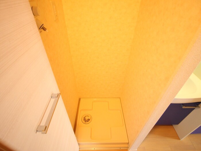 物件内観写真13　(洗濯機置場)