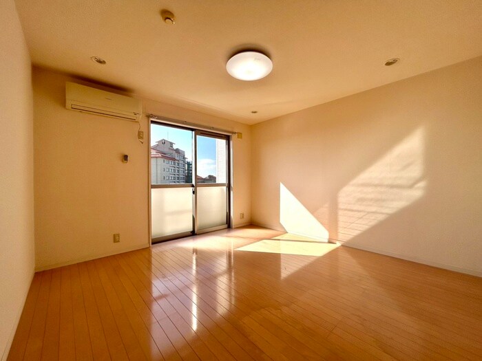 物件内観写真4　(居室)