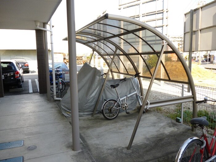 物件外観写真3　(駐輪場)