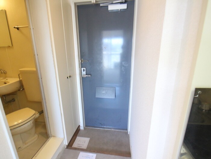 物件内観写真9　(玄関)