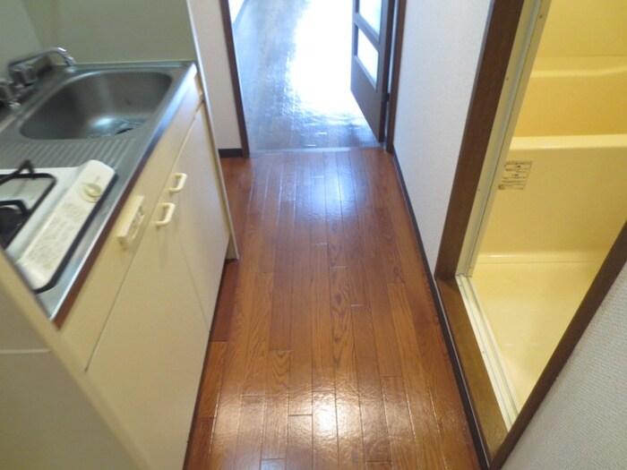 物件内観写真12　(廊下)