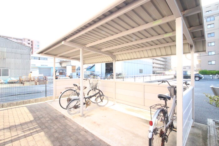 物件外観写真3　(駐輪場)