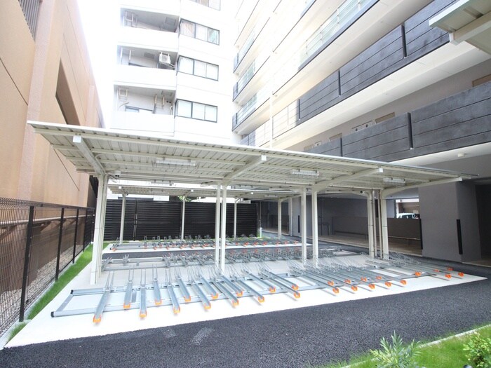 物件外観写真3　(駐輪場)