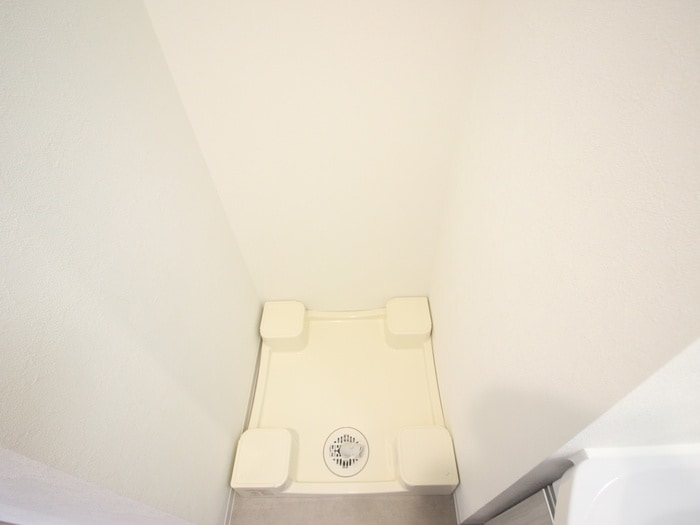 物件内観写真8　(洗濯機置場)