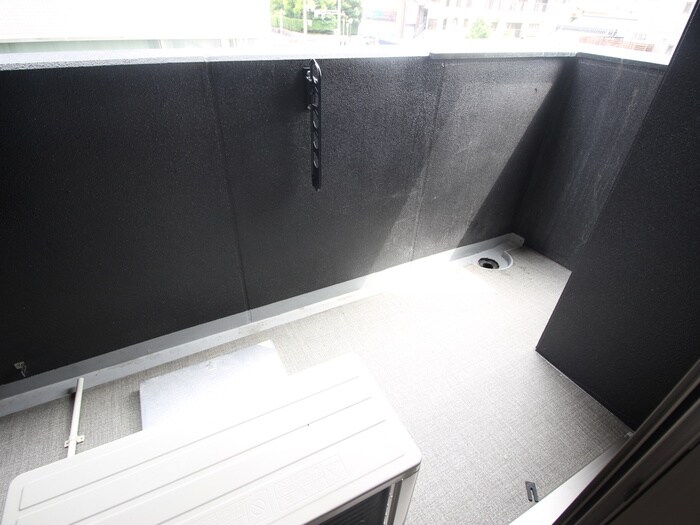 物件内観写真9　(ベランダ・バルコニー)