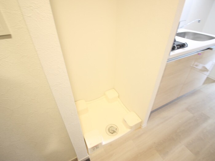 物件内観写真10　(洗濯機置場)