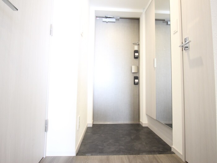 物件内観写真10　(玄関)