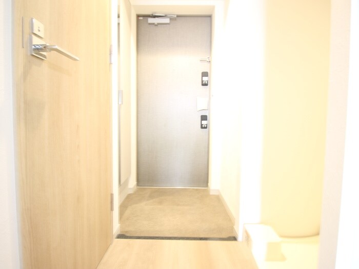 物件内観写真11　(玄関)