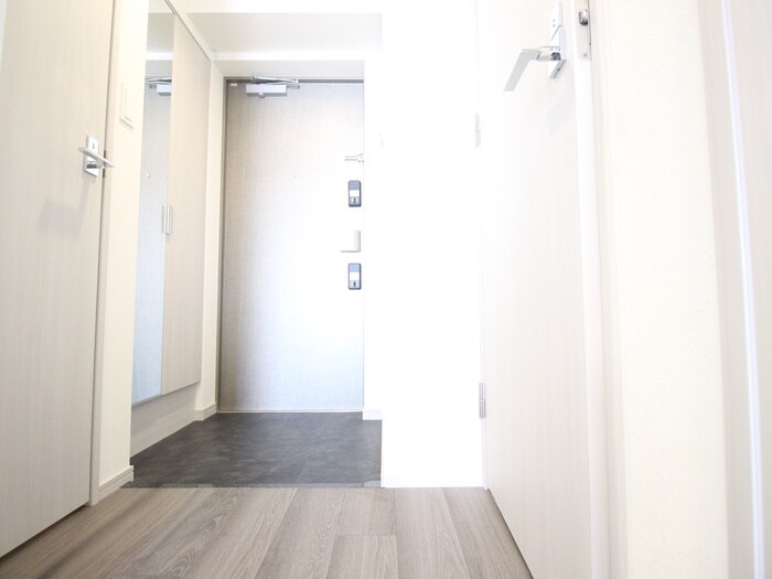 物件内観写真11　(玄関)