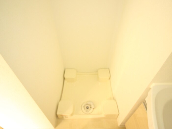 物件内観写真15　(洗濯機置場)