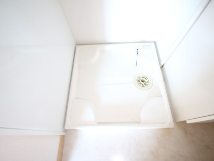 物件内観写真10　(洗濯機置場)