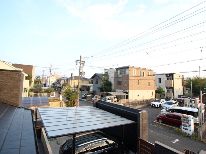 物件内観写真16　(室内からの展望)