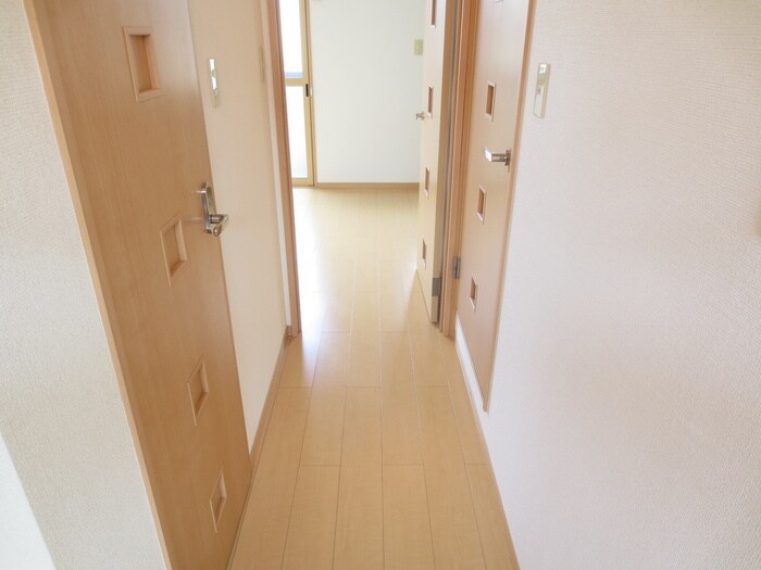 物件内観写真18　(廊下)