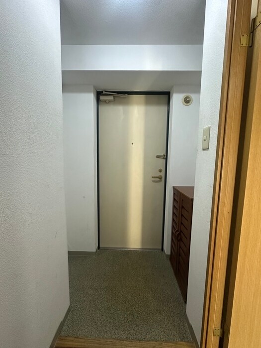 物件内観写真7　(玄関)