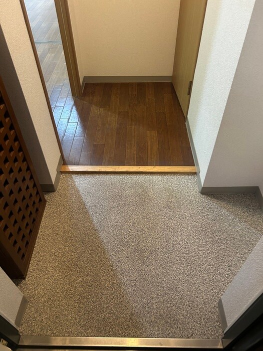 物件内観写真7　(玄関)