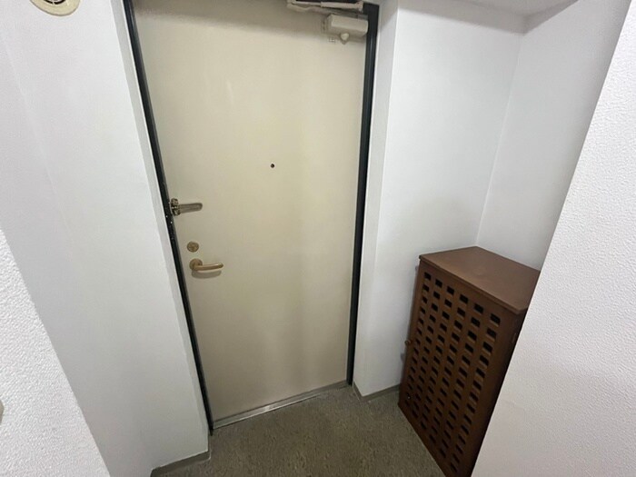 物件内観写真7　(玄関)