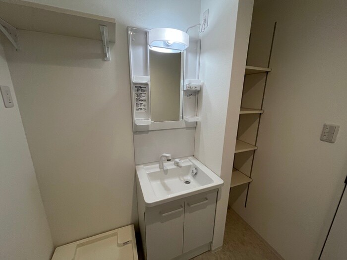 物件内観写真11　(洗面)