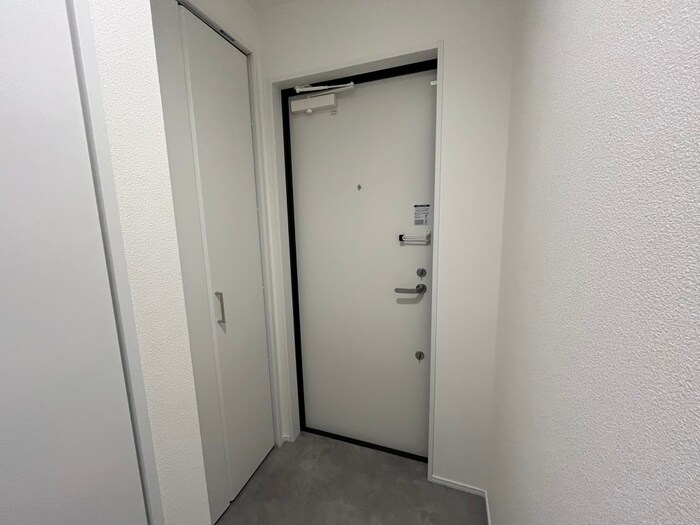 物件内観写真18　(玄関)
