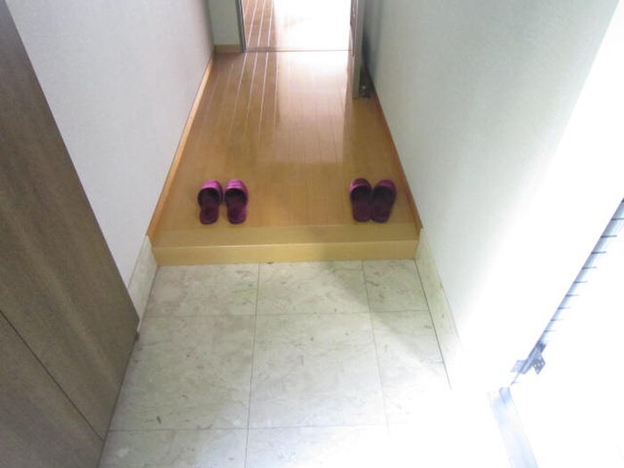 物件内観写真15　(玄関)