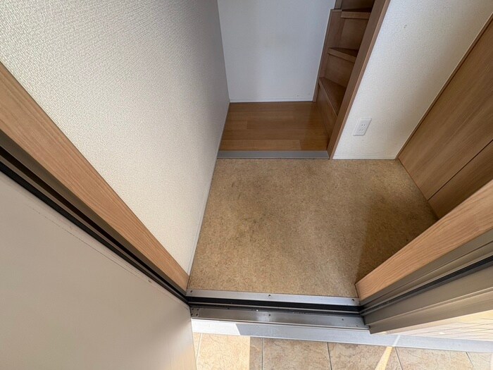 物件内観写真19　(玄関)