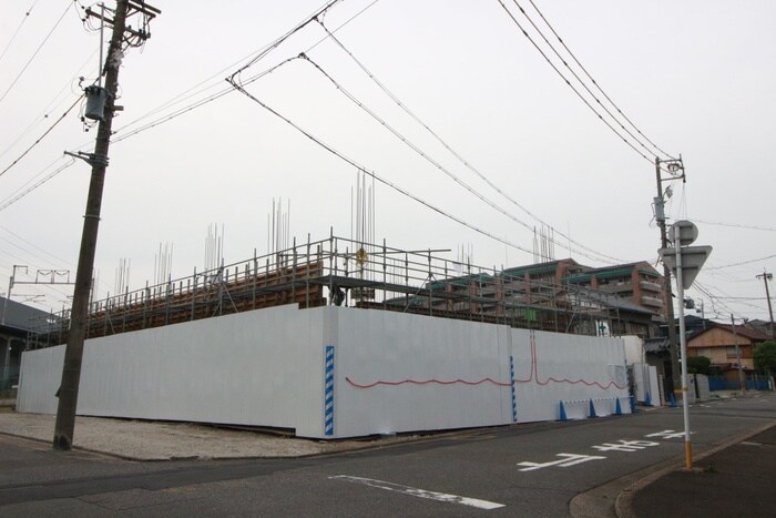 物件外観写真3　(建築中)