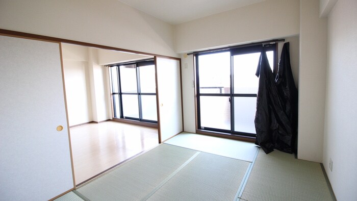 物件内観写真8　(居室)