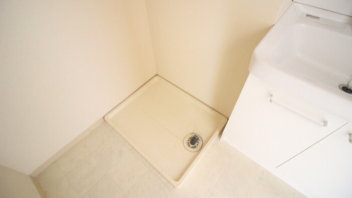 物件内観写真12　(洗濯機置場)