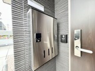 物件内観写真5　(玄関)