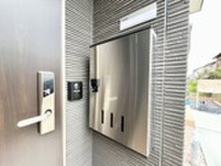 物件内観写真5　(玄関)