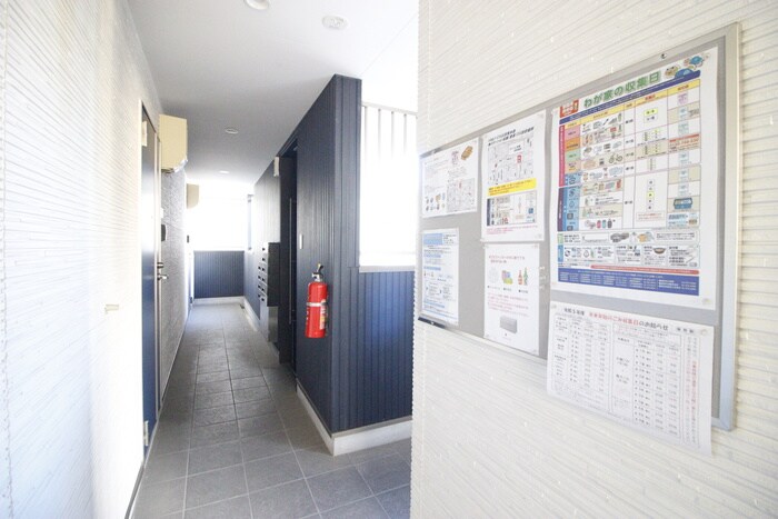 物件外観写真6　(エントランス部分)