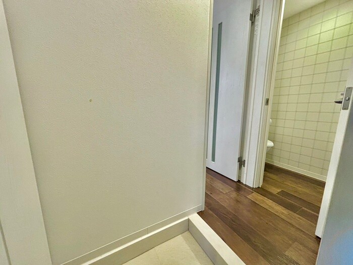 物件内観写真18　(玄関)