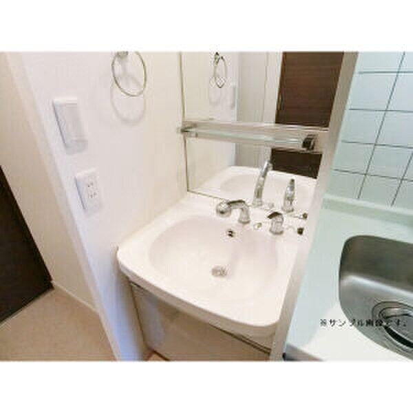 物件内観写真10　(洗面)