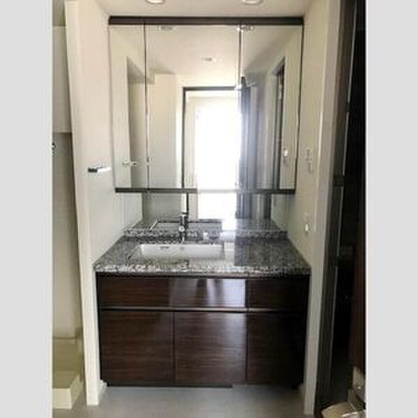 物件内観写真12　(洗面)