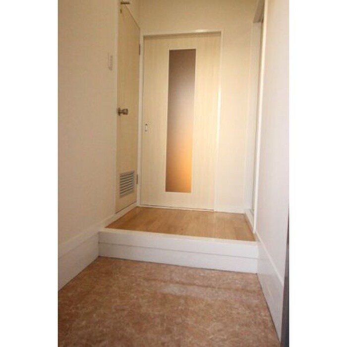 物件内観写真13　(玄関)