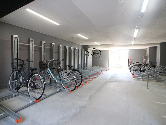 物件外観写真3　(駐輪場)