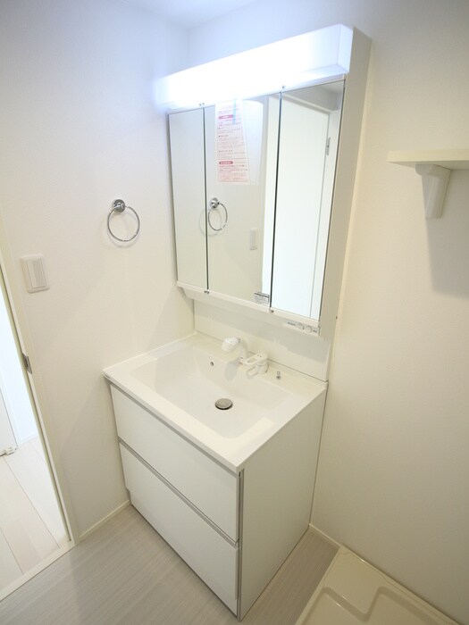 物件内観写真8　(洗面)