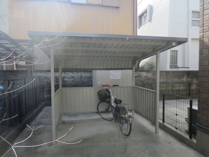 物件外観写真5　(駐輪場)