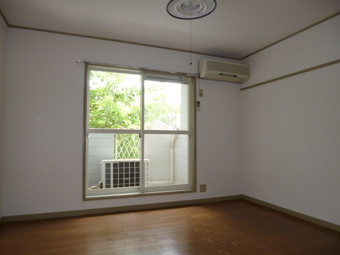 物件内観写真4　(居室)