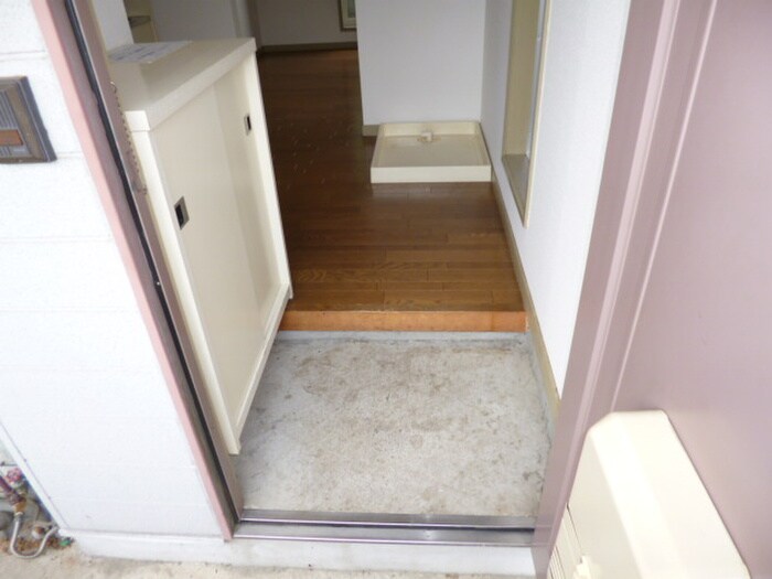 物件内観写真13　(玄関)