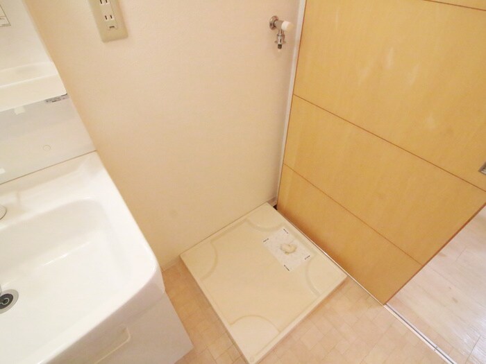 物件内観写真15　(洗濯機置場)