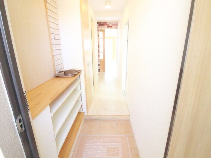物件内観写真18　(玄関)