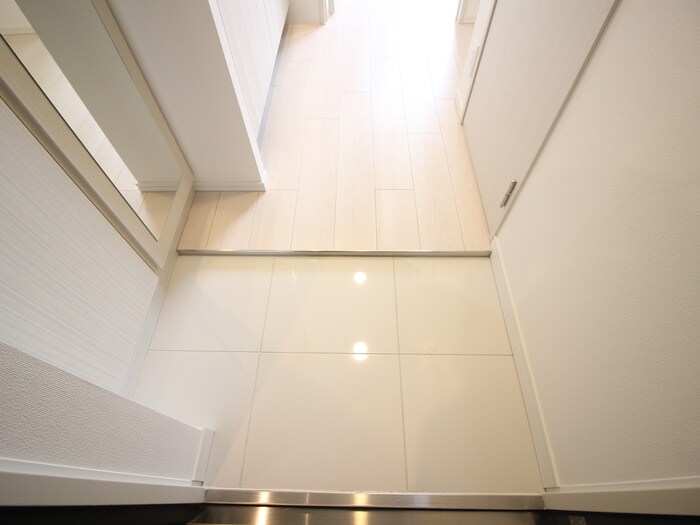 物件内観写真13　(玄関)