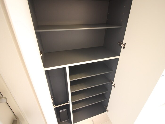 物件内観写真14　(靴箱)