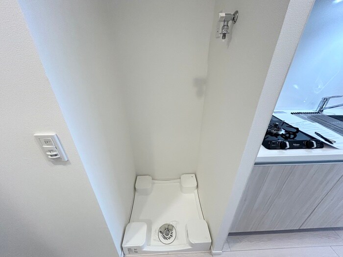 物件内観写真18　(洗濯機置場)